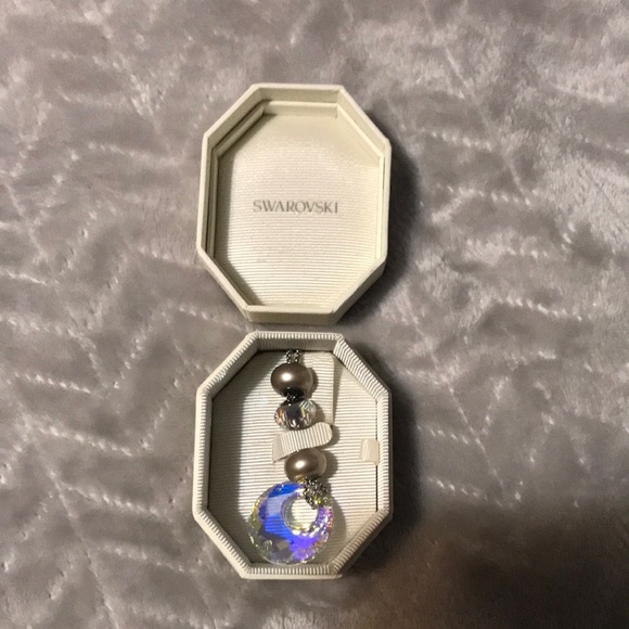 Swarovski Crystal Statement Necklace in original box - Picture 4 of 9